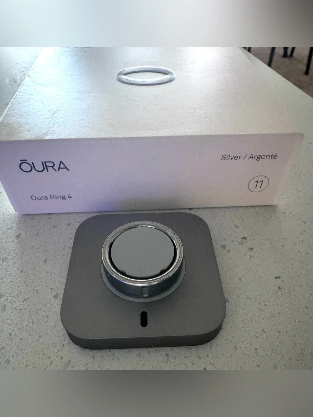 Oura Ring 4, Silver, with Charging Dock